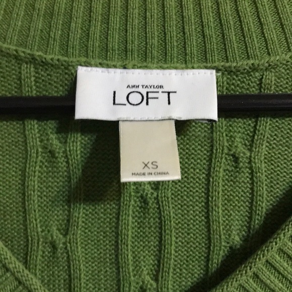 Ann Taylor LOFT XS Vee Neckline Sweater - Picture 2 of 3